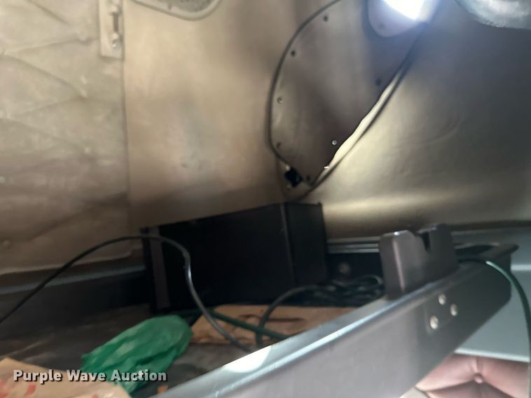 image for item LO9439 2014 Freightliner Cascadia semi truck