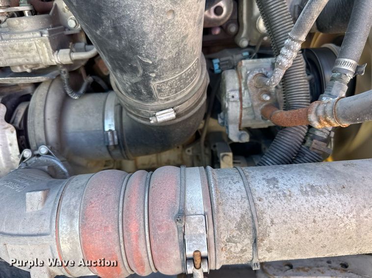 image for item LO9439 2014 Freightliner Cascadia semi truck