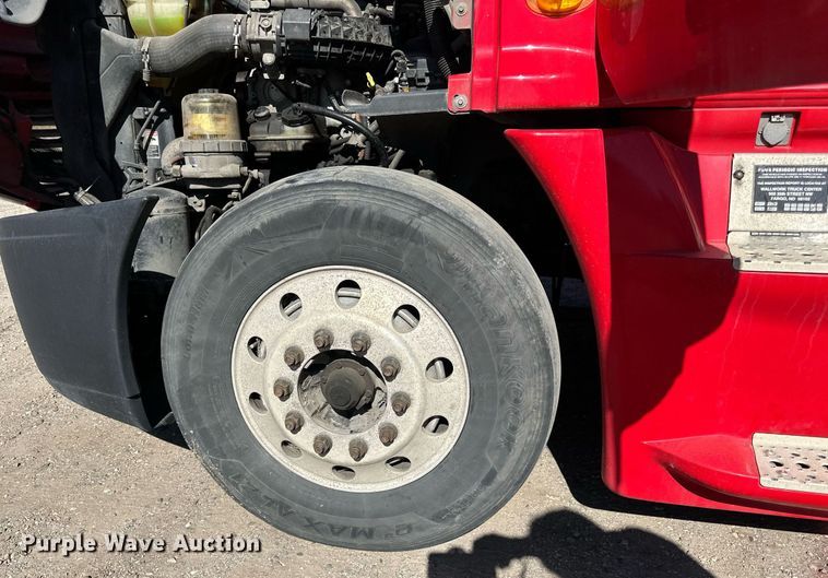 image for item LO9439 2014 Freightliner Cascadia semi truck