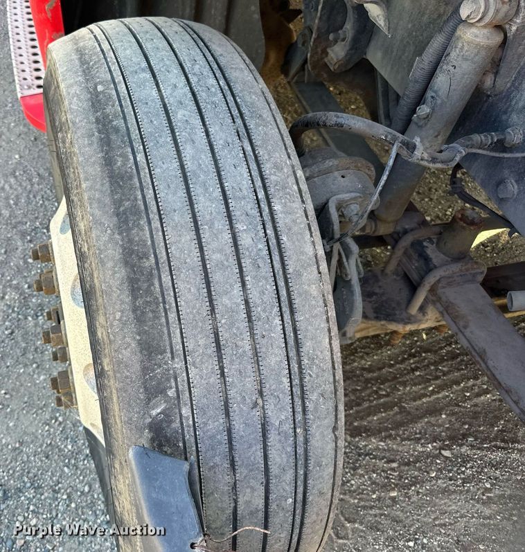 image for item LO9439 2014 Freightliner Cascadia semi truck