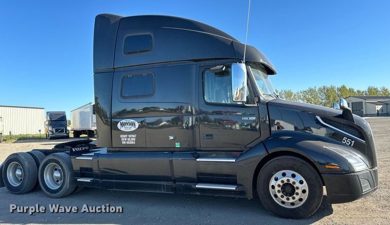 image for item LR9491 2019 Volvo VNL860 semi truck
