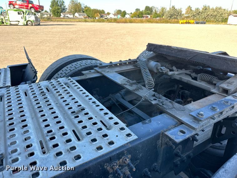 image for item LR9491 2019 Volvo VNL860 semi truck