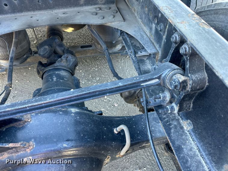 image for item LR9491 2019 Volvo VNL860 semi truck