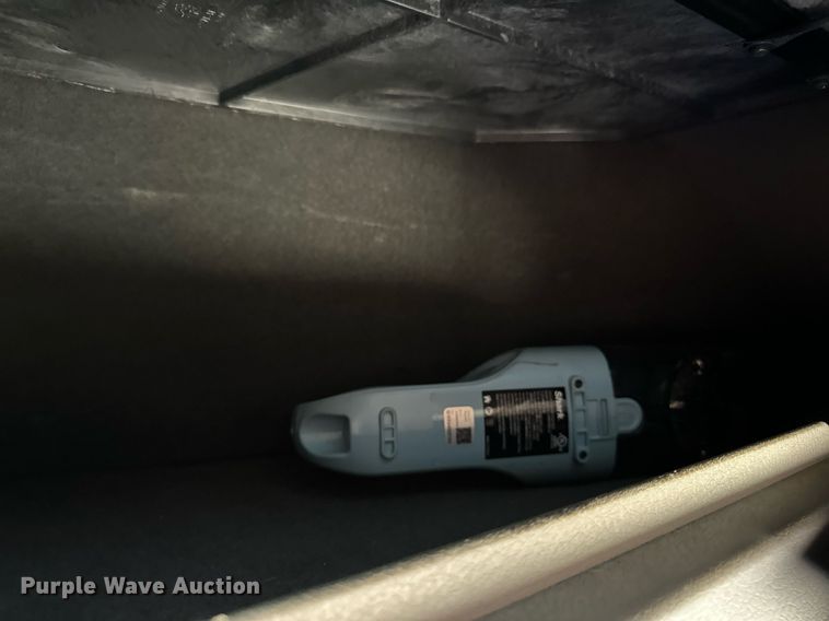 image for item LR9491 2019 Volvo VNL860 semi truck