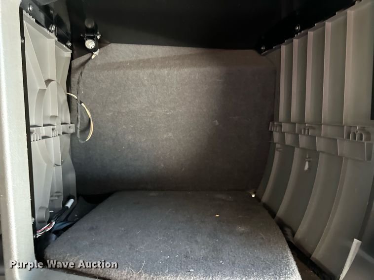 image for item LR9491 2019 Volvo VNL860 semi truck