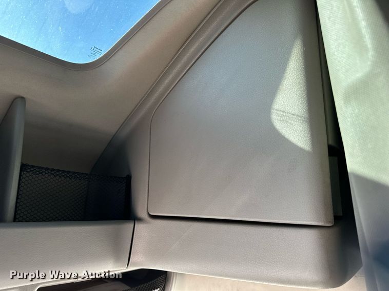 image for item LR9491 2019 Volvo VNL860 semi truck