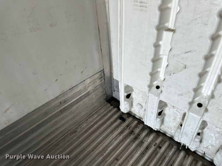 image for item LR9494 2016 Utility VS2RA refrigerated van trailer