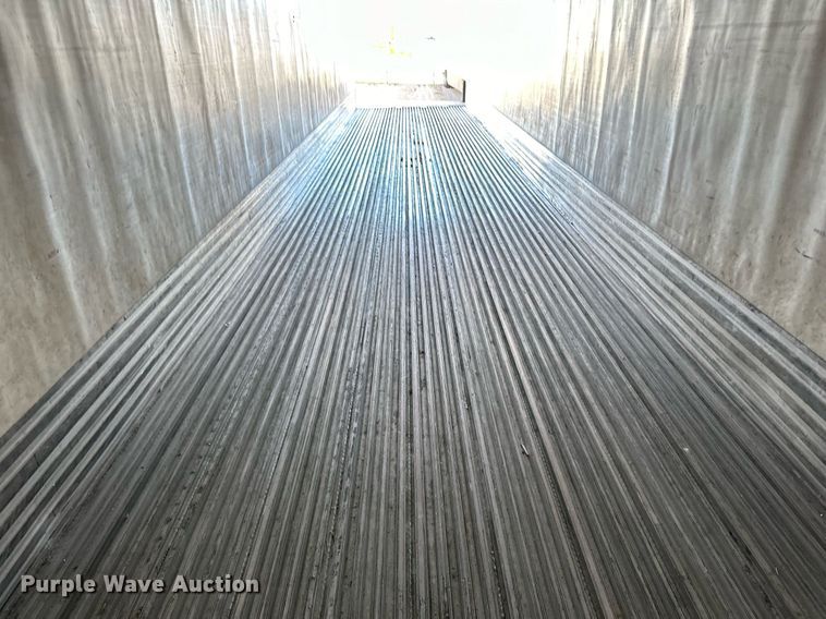 image for item LR9494 2016 Utility VS2RA refrigerated van trailer