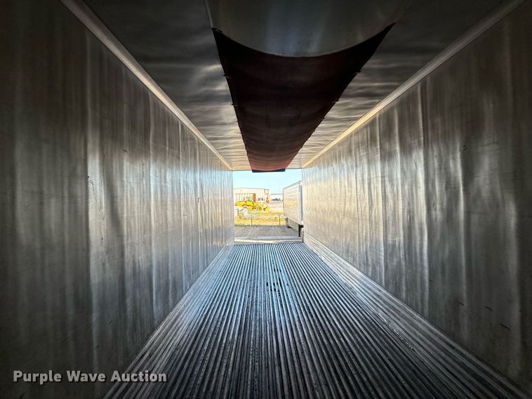 image for item LR9494 2016 Utility VS2RA refrigerated van trailer