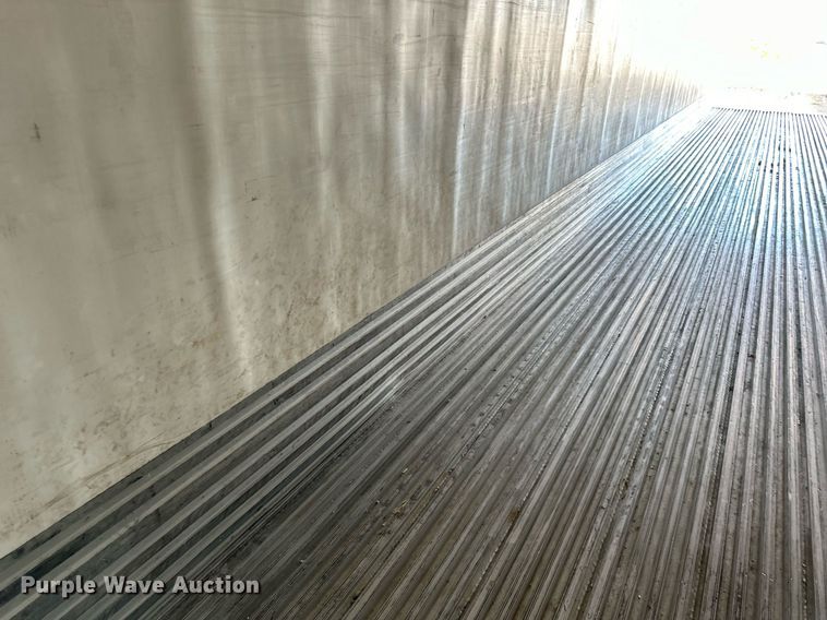 image for item LR9494 2016 Utility VS2RA refrigerated van trailer