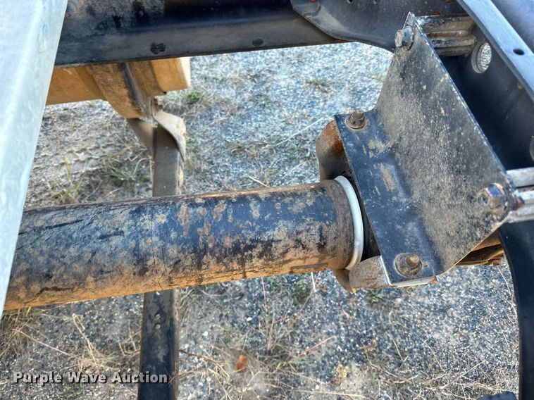 image for item LR9502 2010 International  9200i semi truck