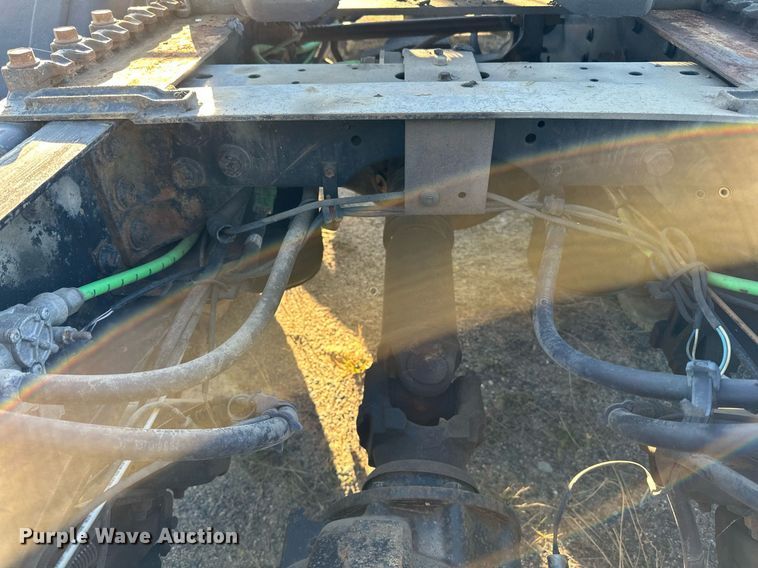 image for item LR9502 2010 International  9200i semi truck