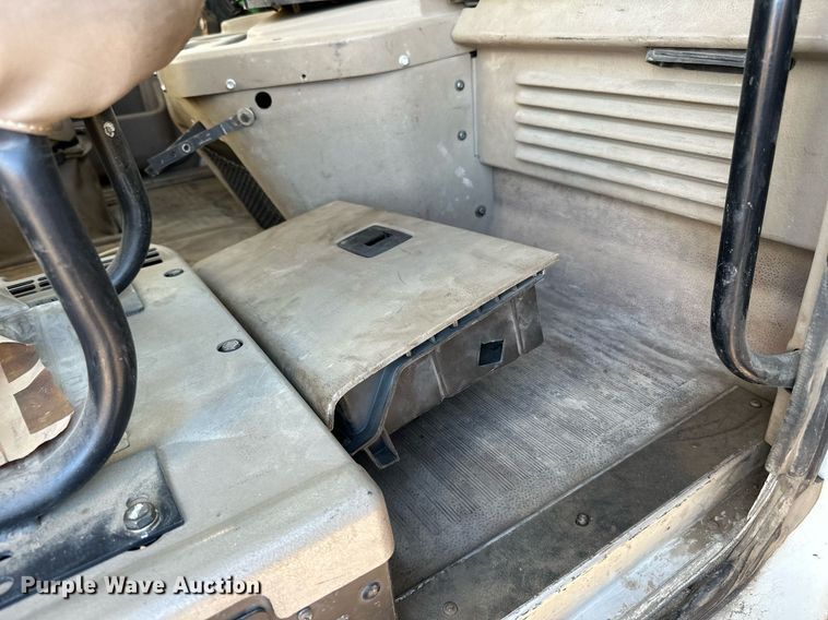 image for item LR9502 2010 International  9200i semi truck