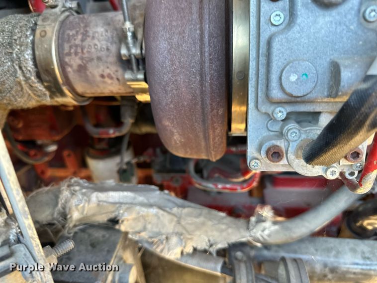 image for item LR9502 2010 International  9200i semi truck