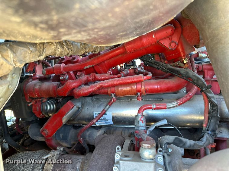 image for item LR9502 2010 International  9200i semi truck