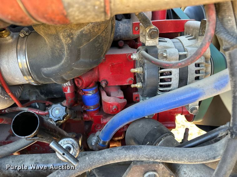 image for item LR9502 2010 International  9200i semi truck