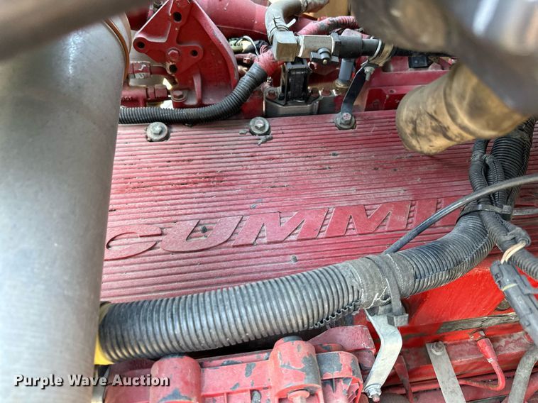 image for item LR9502 2010 International  9200i semi truck