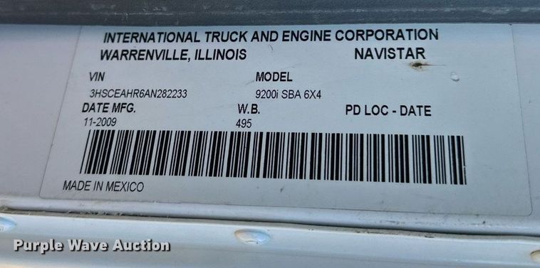 image for item LR9502 2010 International  9200i semi truck