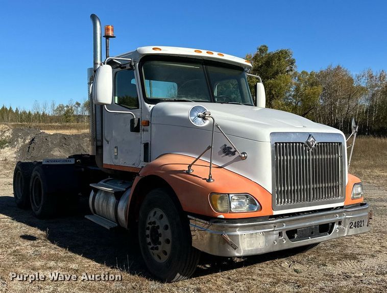 image for item LR9506 2006 International 9400i semi truck