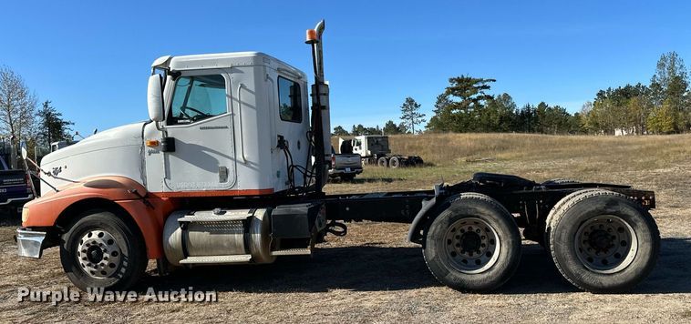 image for item LR9506 2006 International 9400i semi truck