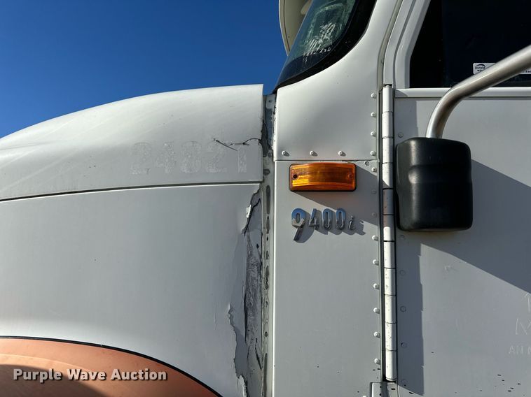 image for item LR9506 2006 International 9400i semi truck