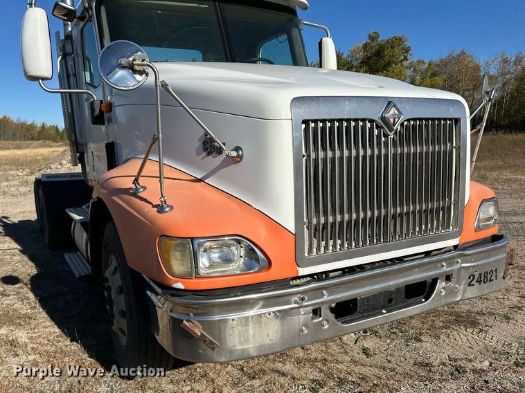 image for item LR9506 2006 International 9400i semi truck