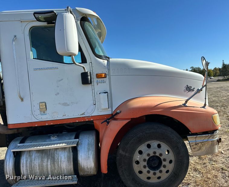 image for item LR9506 2006 International 9400i semi truck