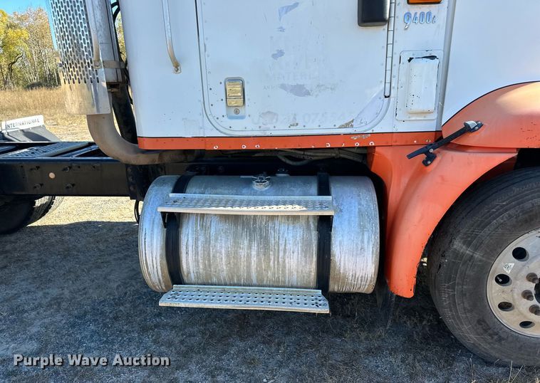 image for item LR9506 2006 International 9400i semi truck