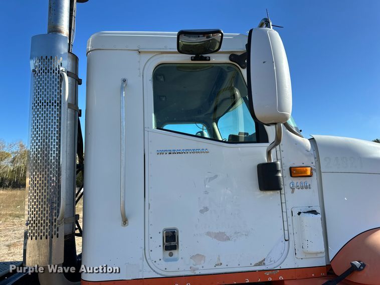 image for item LR9506 2006 International 9400i semi truck