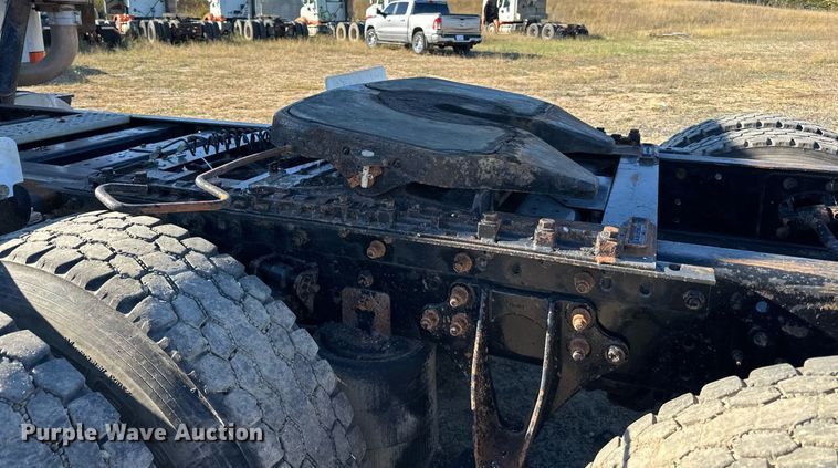 image for item LR9506 2006 International 9400i semi truck