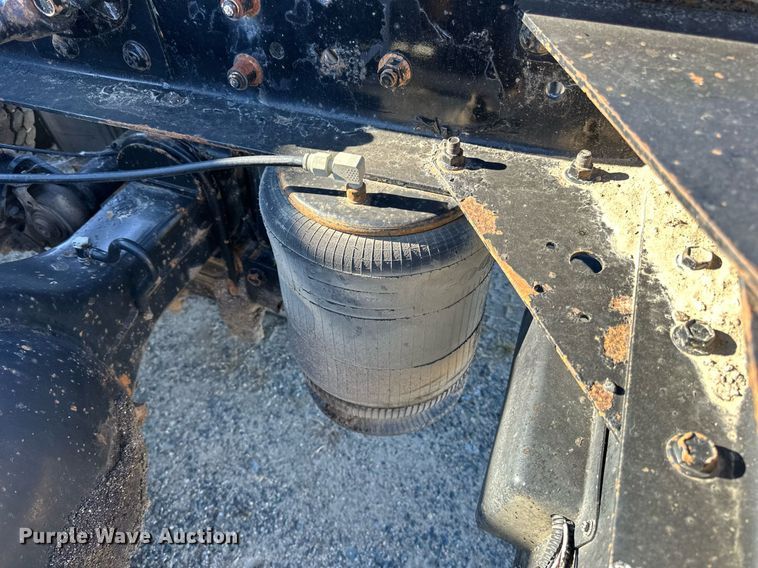 image for item LR9506 2006 International 9400i semi truck