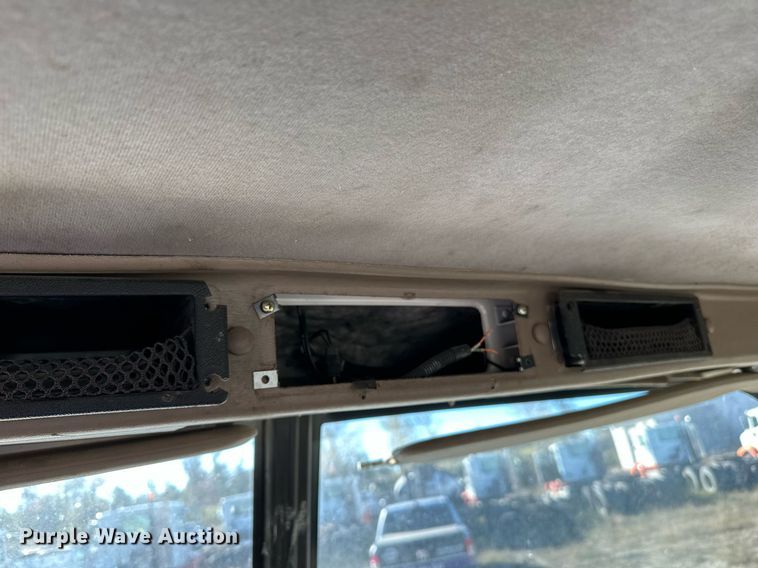 image for item LR9506 2006 International 9400i semi truck