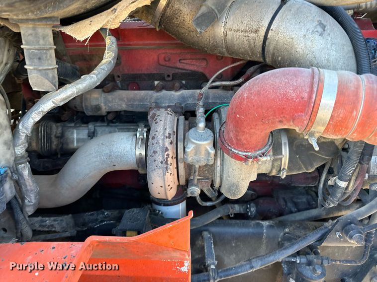 image for item LR9506 2006 International 9400i semi truck