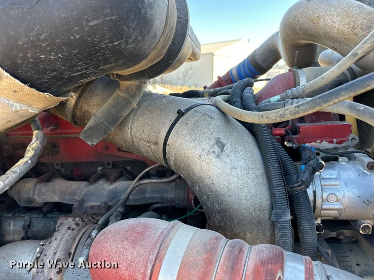 image for item LR9506 2006 International 9400i semi truck