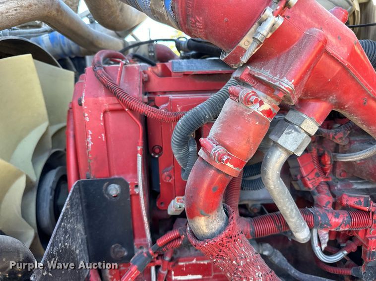 image for item LR9506 2006 International 9400i semi truck