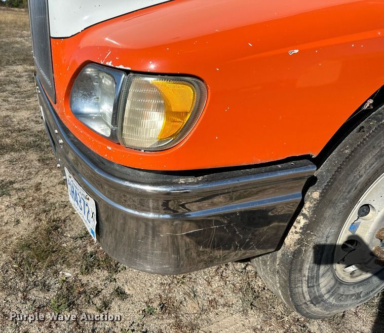 image for item LR9510 2007 International 9200i semi truck