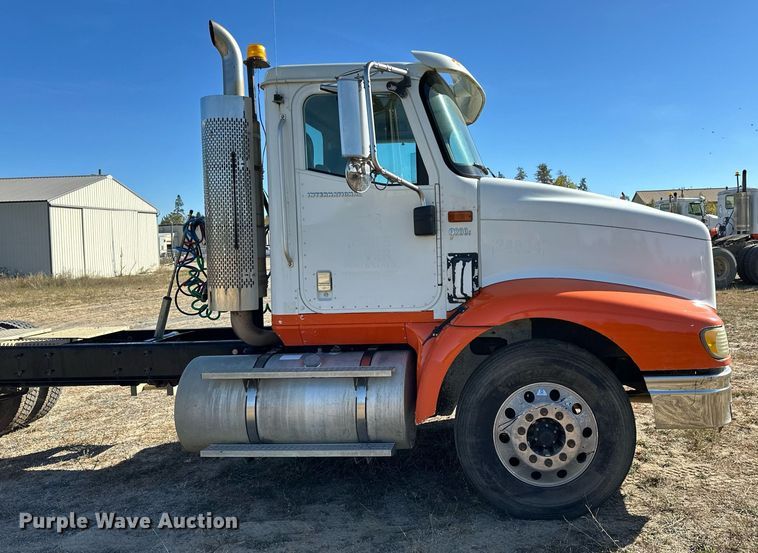 image for item LR9510 2007 International 9200i semi truck