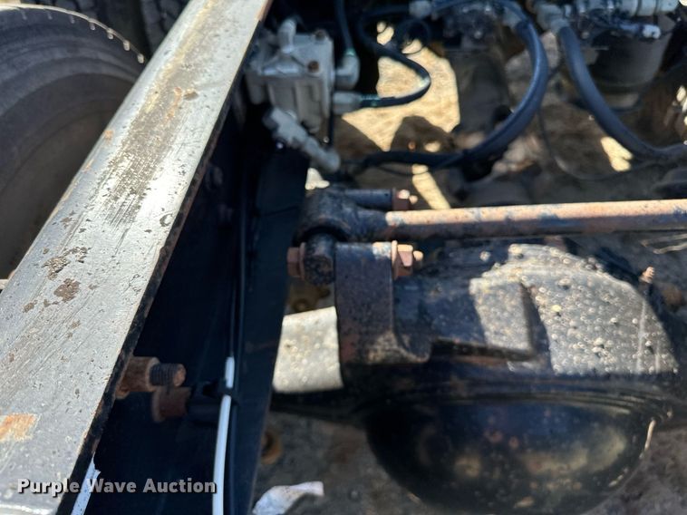 image for item LR9510 2007 International 9200i semi truck