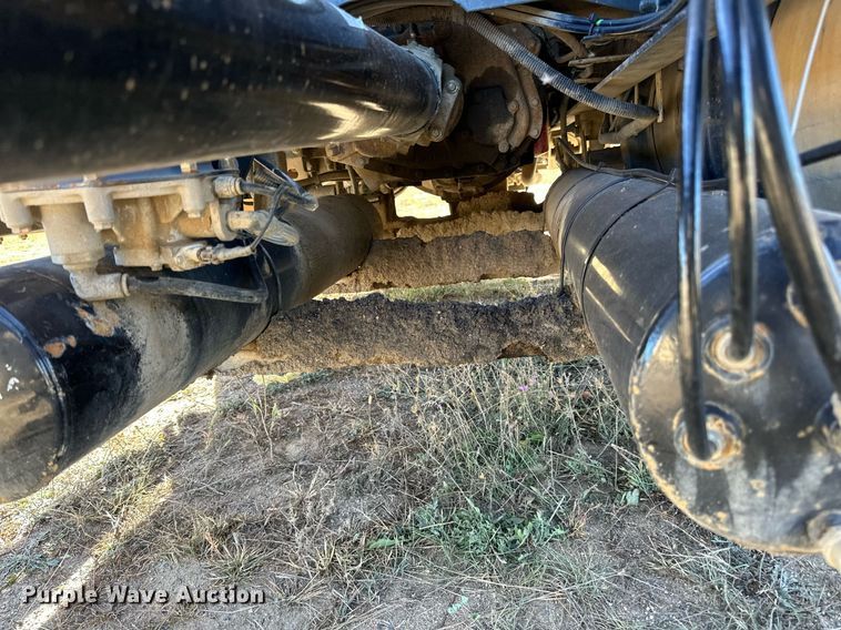 image for item LR9510 2007 International 9200i semi truck