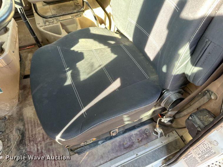 image for item LR9510 2007 International 9200i semi truck