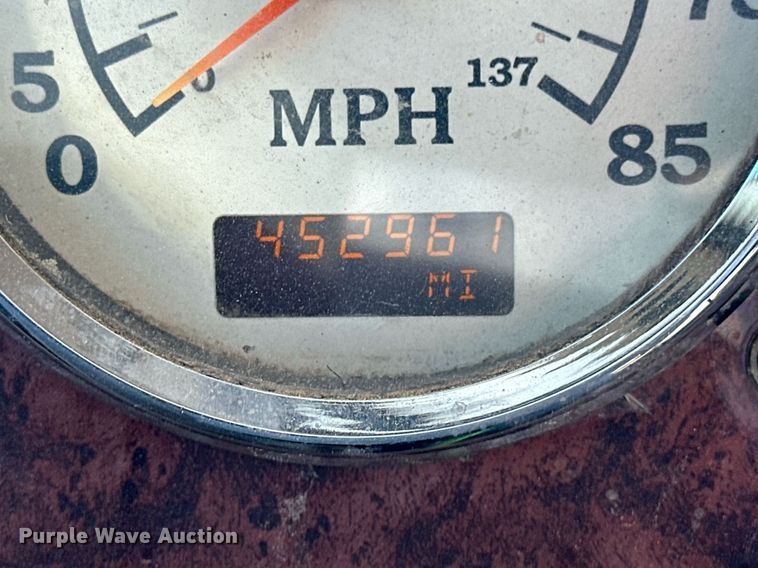 image for item LR9510 2007 International 9200i semi truck