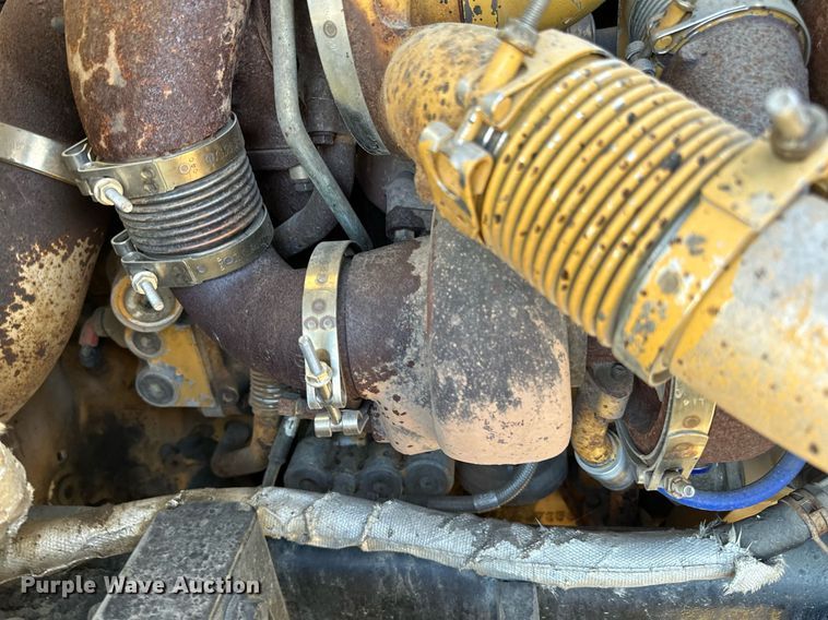 image for item LR9510 2007 International 9200i semi truck