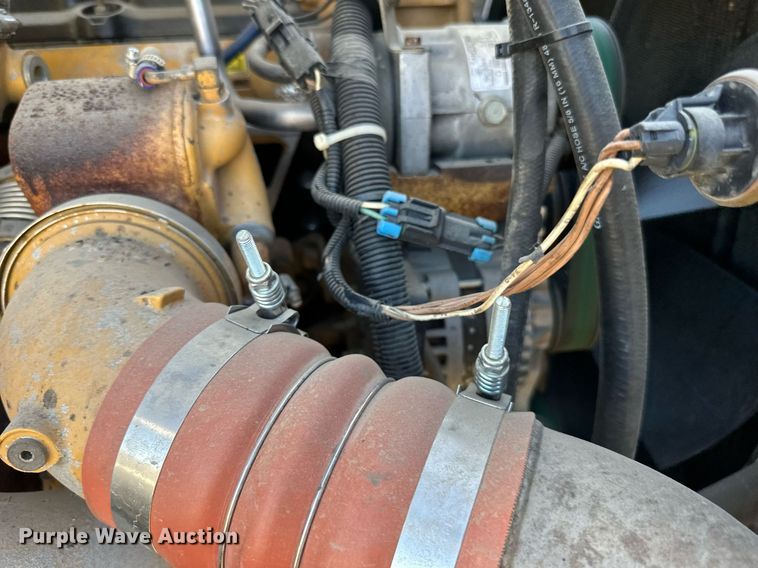 image for item LR9510 2007 International 9200i semi truck