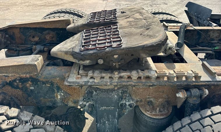 image for item OG9670 2010 Freightliner  Columbia  semi truck