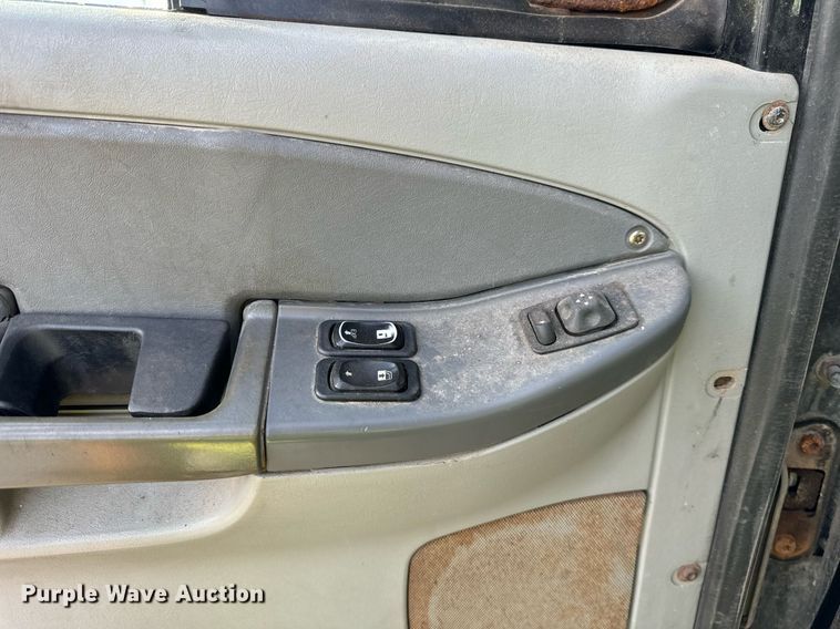 image for item OG9670 2010 Freightliner  Columbia  semi truck