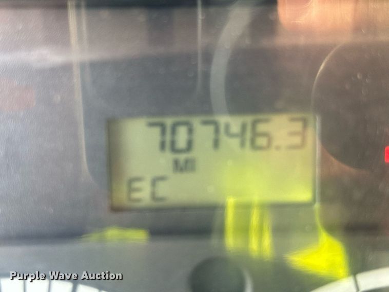 image for item OG9670 2010 Freightliner  Columbia  semi truck