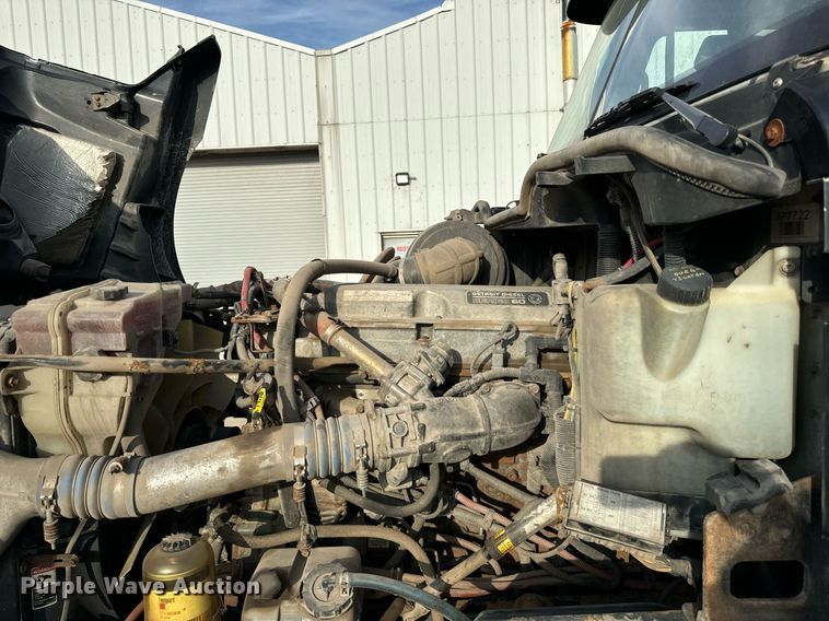 image for item OG9670 2010 Freightliner  Columbia  semi truck