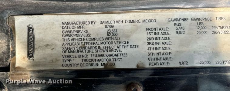 image for item OG9670 2010 Freightliner  Columbia  semi truck