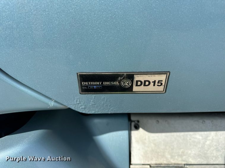 image for item OG9675 2012 Freightliner  Cascadia semi truck