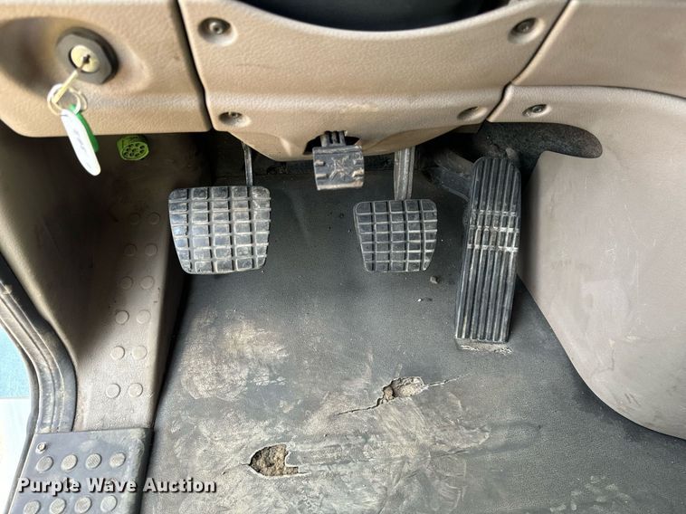 image for item OG9675 2012 Freightliner  Cascadia semi truck